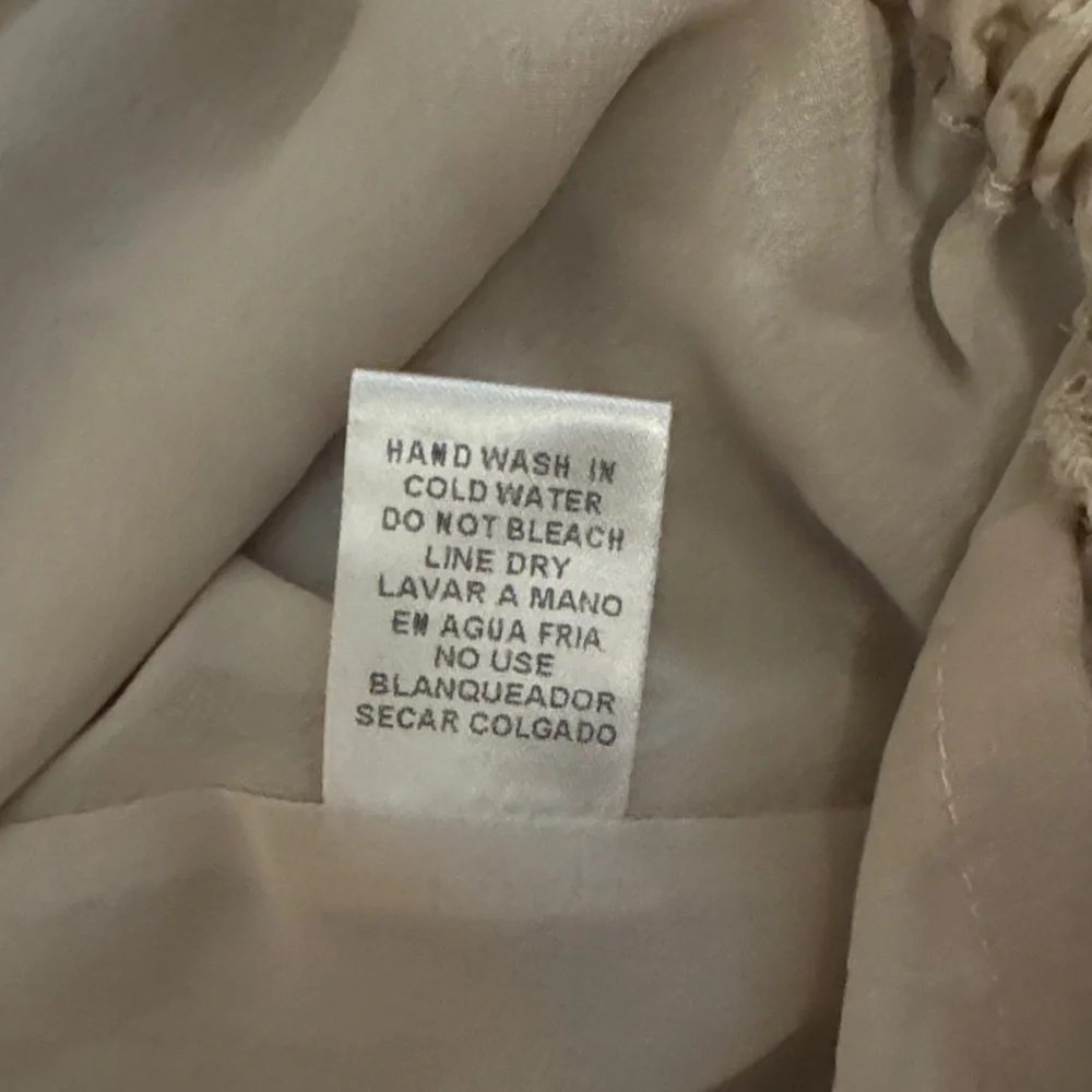 Entro Women's Cream Patterned V-Neck Blouse Size Large - Picture 11 of 12